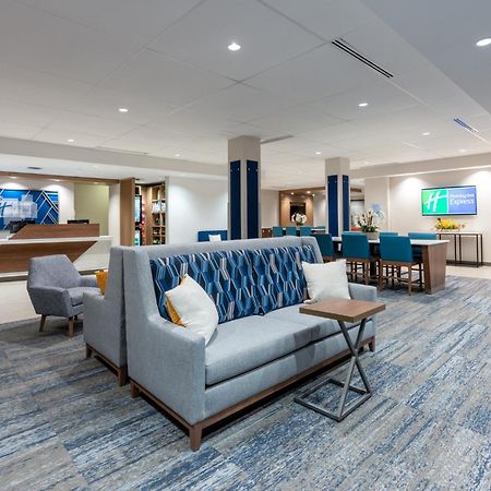 Holiday Inn Express & Suites Vaughan-Southwest By Ihg Esterno foto