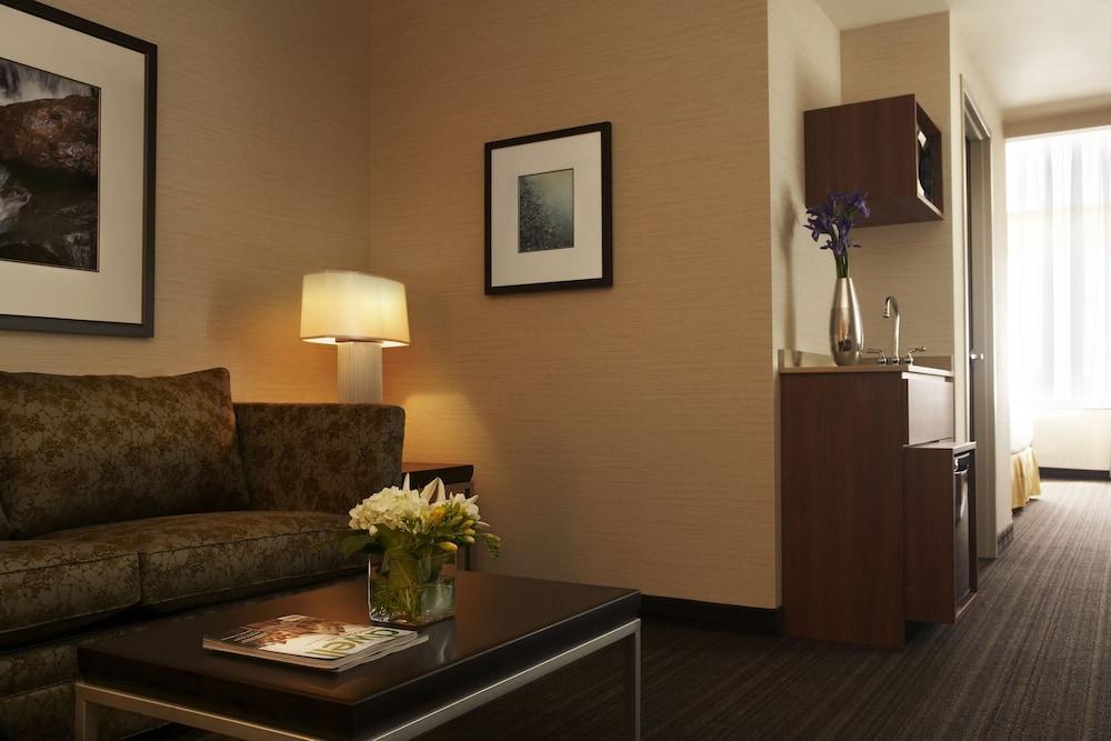 Holiday Inn Express & Suites Vaughan-Southwest By Ihg Esterno foto