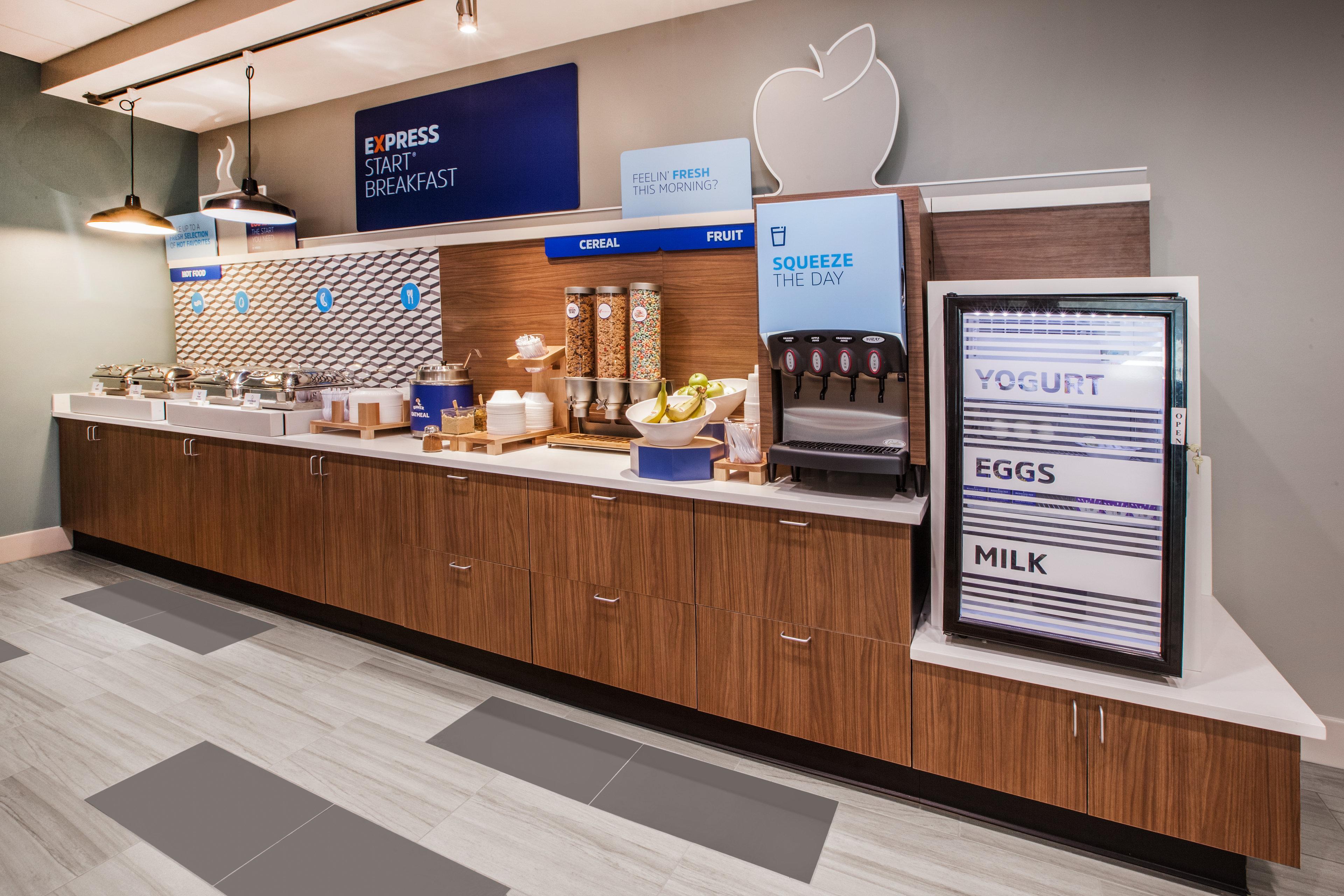 Holiday Inn Express & Suites Vaughan-Southwest By Ihg Esterno foto