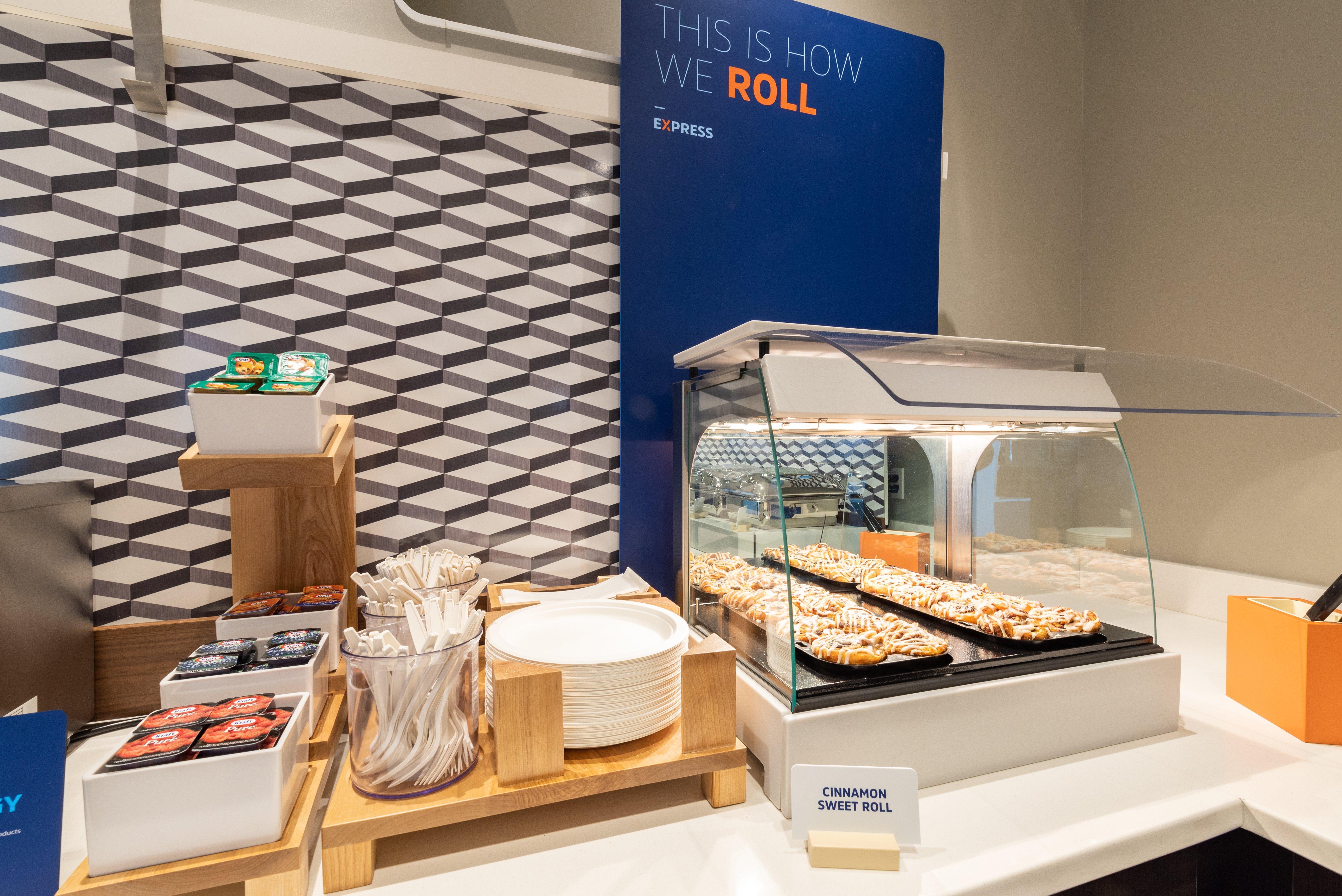 Holiday Inn Express & Suites Vaughan-Southwest By Ihg Esterno foto