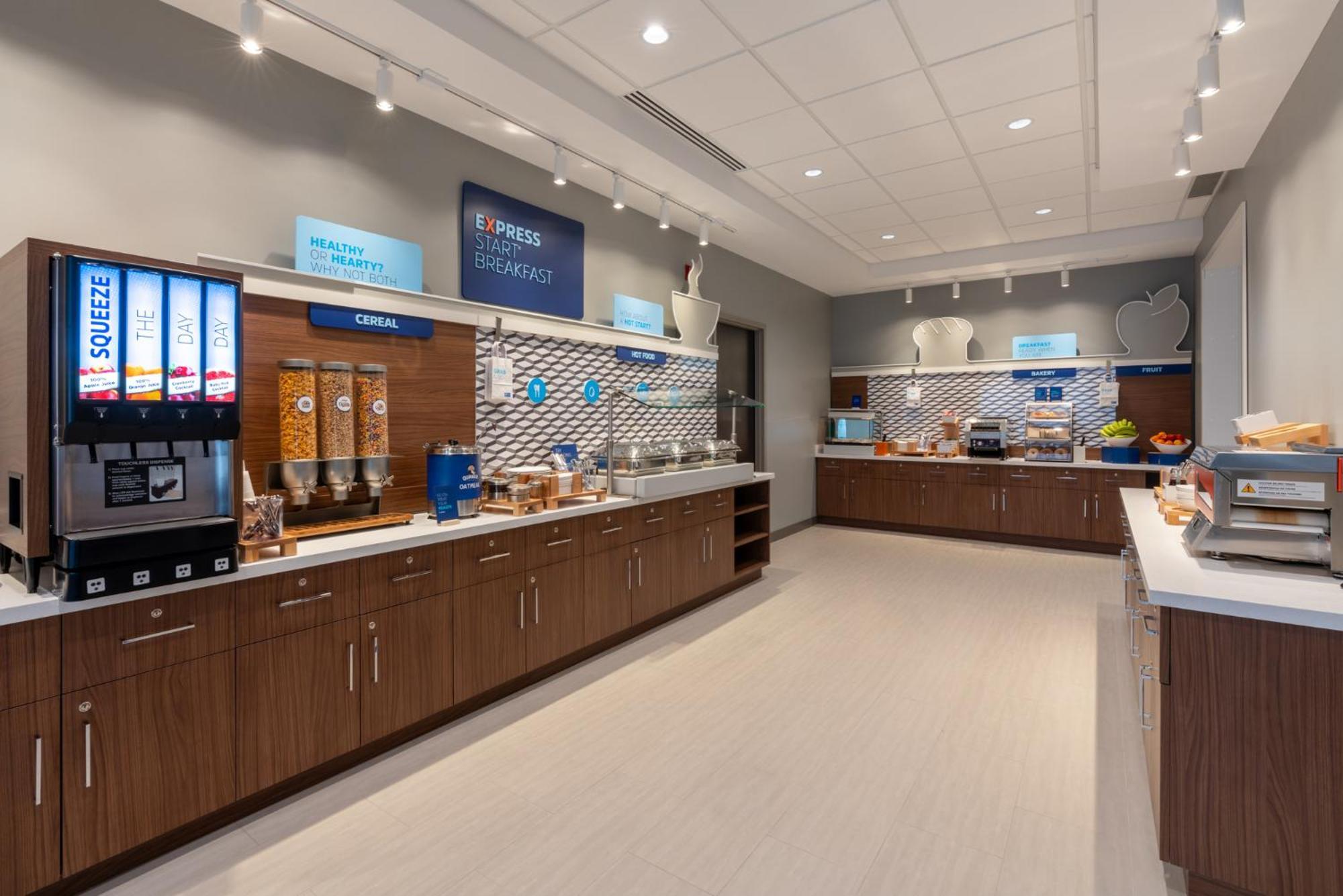 Holiday Inn Express & Suites Vaughan-Southwest By Ihg Esterno foto