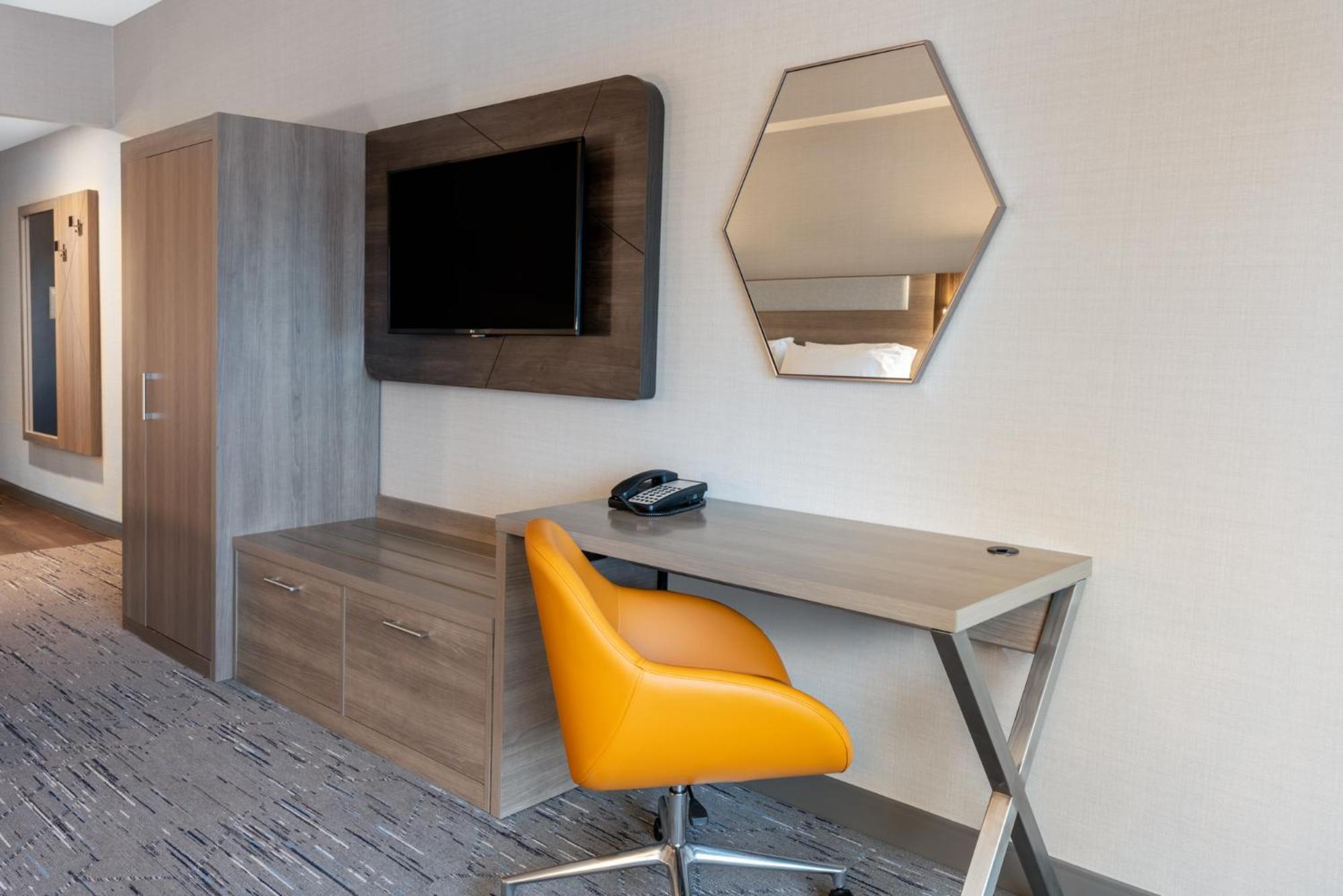 Holiday Inn Express & Suites Vaughan-Southwest By Ihg Esterno foto