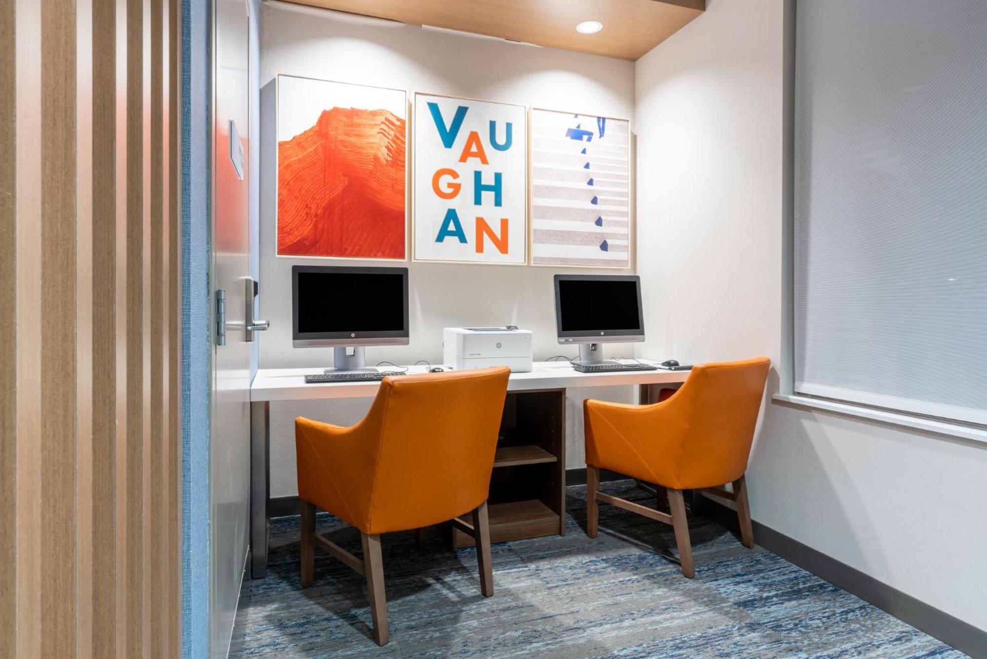 Holiday Inn Express & Suites Vaughan-Southwest By Ihg Esterno foto