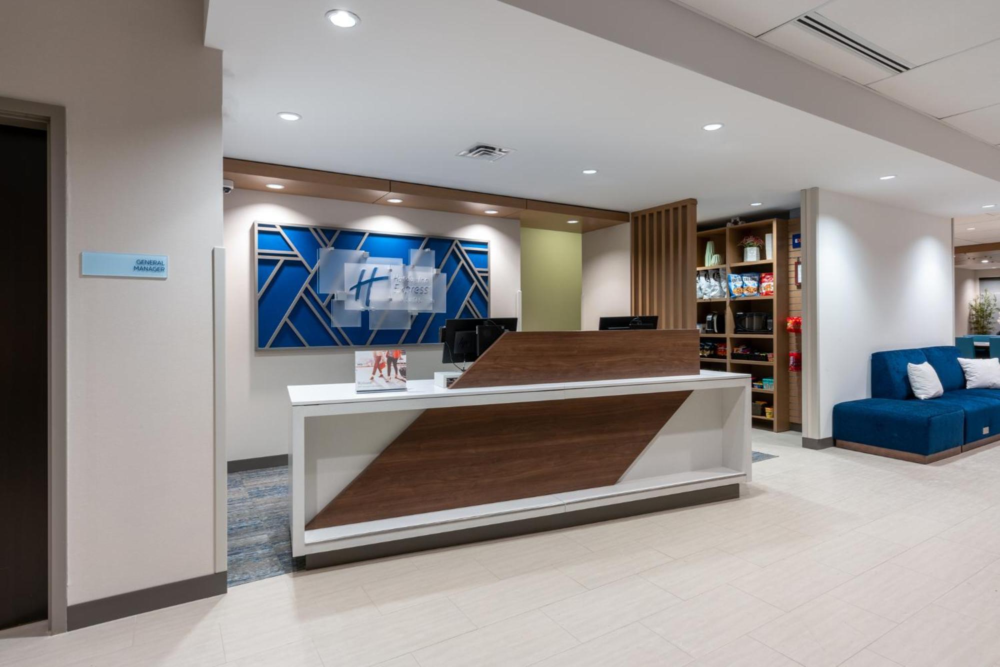 Holiday Inn Express & Suites Vaughan-Southwest By Ihg Esterno foto