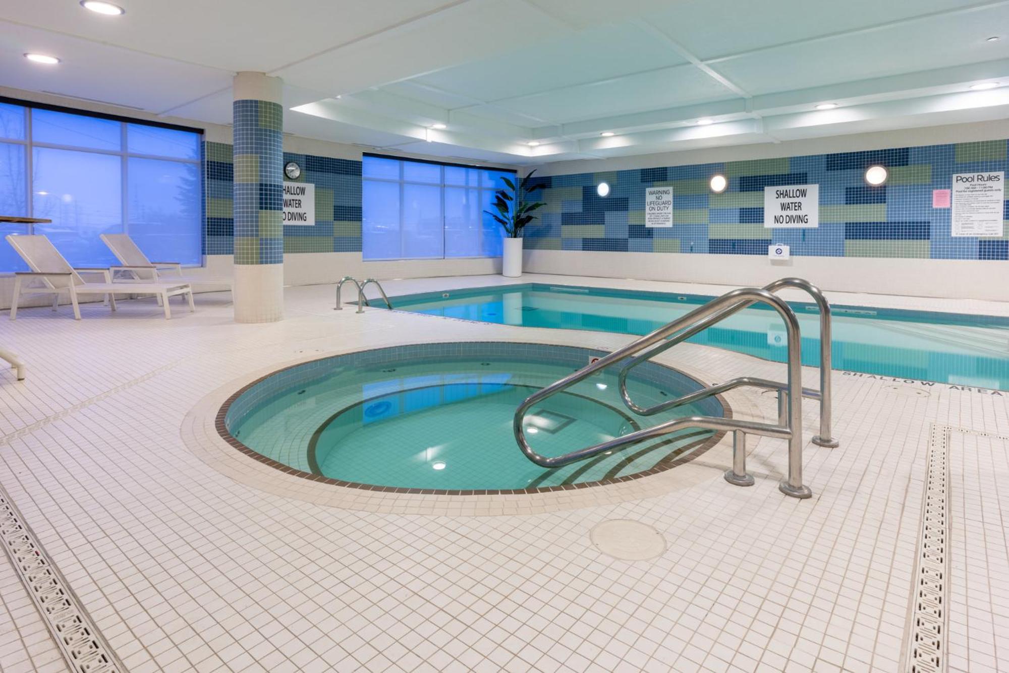Holiday Inn Express & Suites Vaughan-Southwest By Ihg Esterno foto